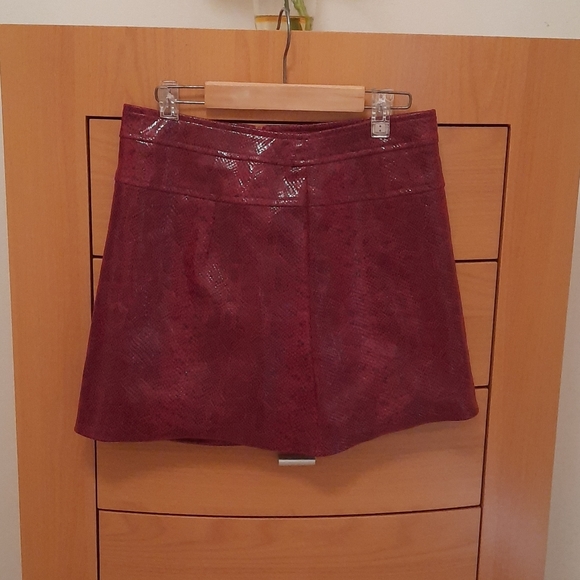 Zara Dresses & Skirts - Faux snake skin mini skirt